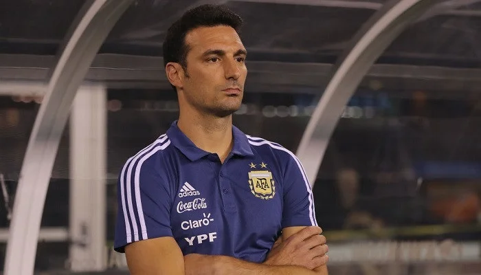 Тренер Аргентины о вылете ПСЖ из ЛЧ: «Они доминировали, но вылетели, неожиданно. На Месси это не влияет, ему комфортно»