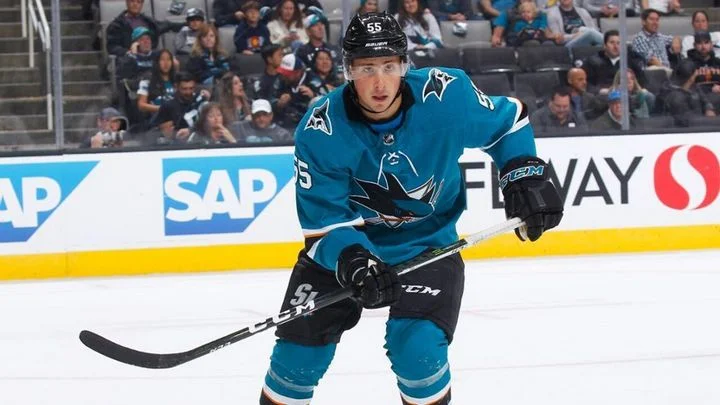 Гендиректор «Салавата» Ринат Баширов: «Хмелевски не пришлось уговаривать, он сам изъявил желание играть в КХЛ» Гендиректор «Салавата» Ринат Баширов: «Хмелевски не пришлось уговаривать, он сам изъявил желание играть в КХЛ»