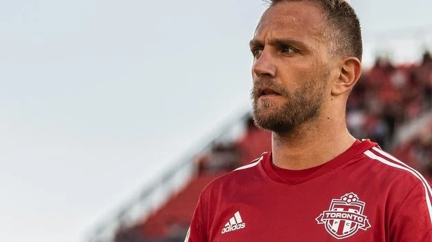 Кришито завершил карьеру