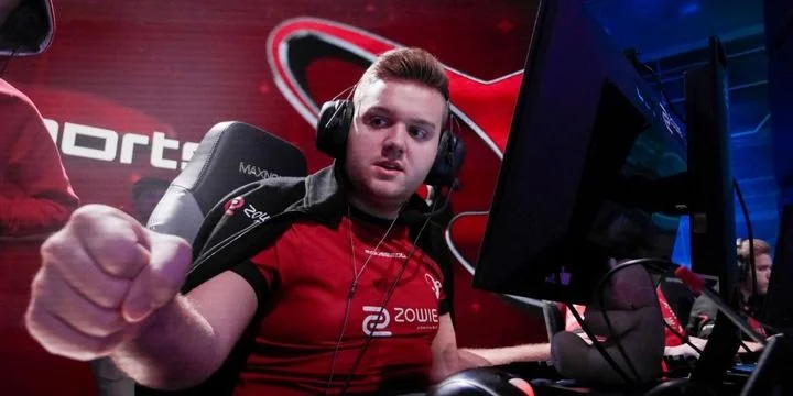 - MOUZ - MOUZ