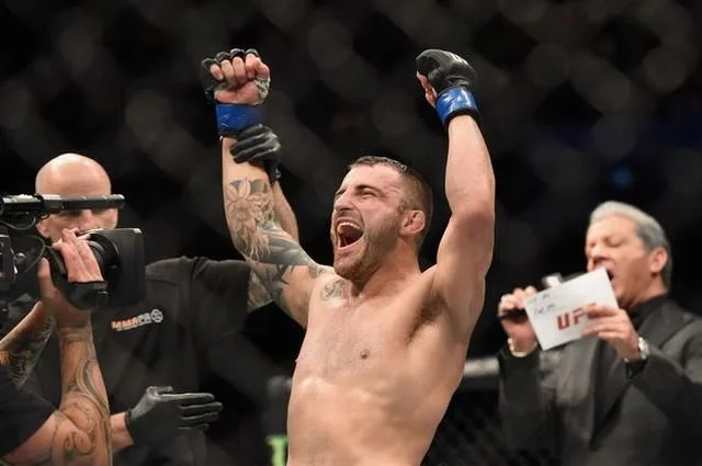 Алекс Волкановски - Алекс Волкановски -