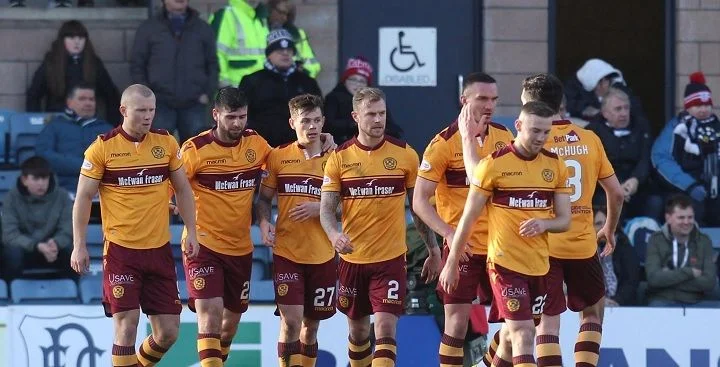 Куинз Парк - Мотеруэлл