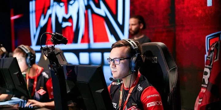 forZe - SKADE forZe - SKADE