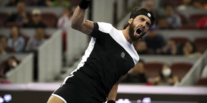 Николоз Басилашвили - Роберто Карбальес-Баэна