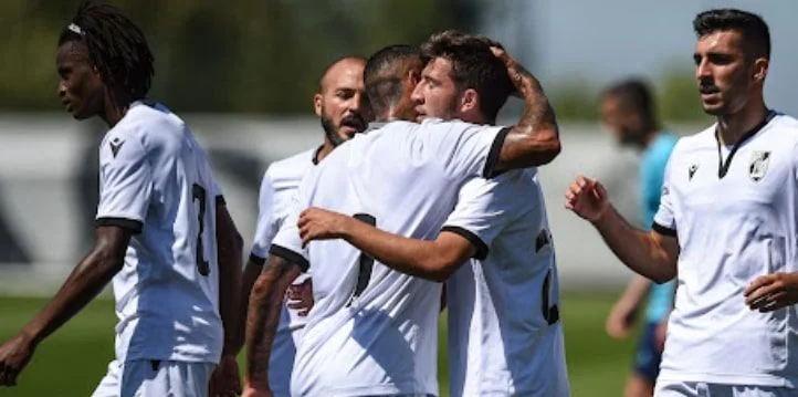 Витория Гимарайнш - Лейшойнш Витория Гимарайнш - Лейшойнш