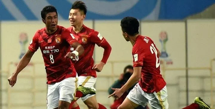 Гуанчжоу Сити - Циндао