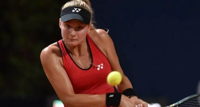 Даяна Ястремская - Клер Лиу