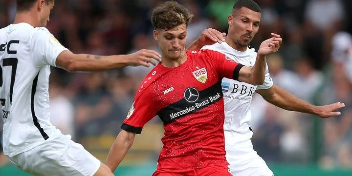 Штутгарт - Гройтер Фюрт