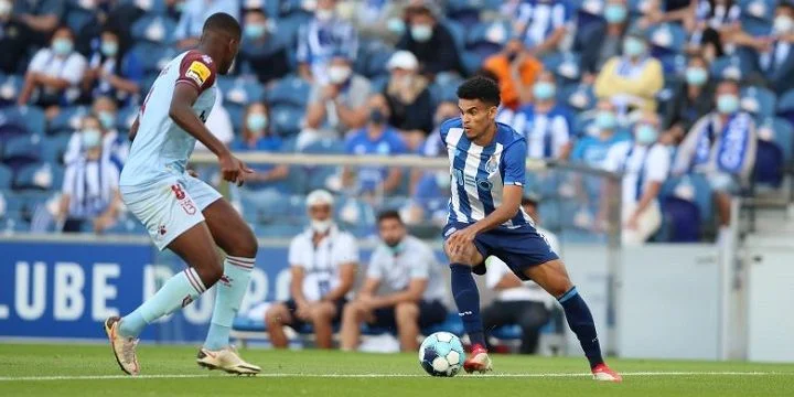 Фамаликан - Порту