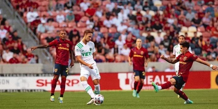 Остин - Ванкувер Уайткэпс Остин - Ванкувер Уайткэпс