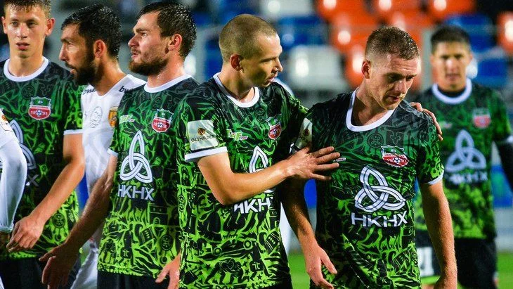 Нефтехимик - Томь