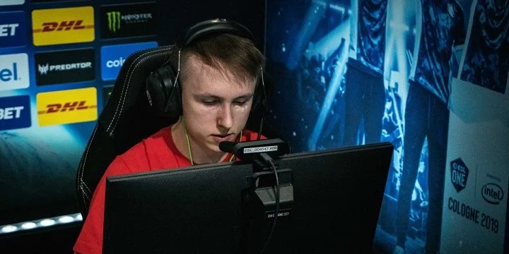 MOUZ - Fnatic MOUZ - Fnatic