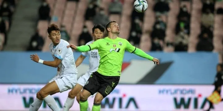 Чонбук - Пхохан Стилерс