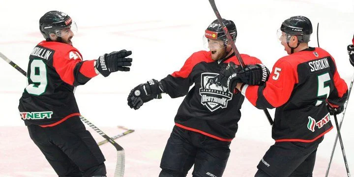 Нефтяник Ал - AKM