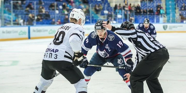 Нефтехимик - Трактор