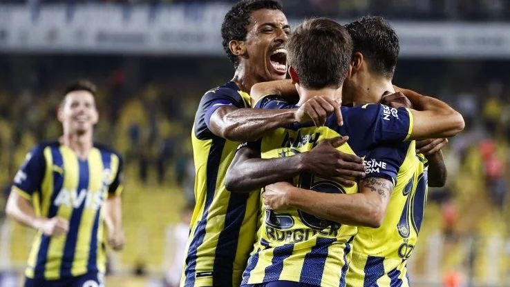 Айнтрахт Фр - Фенербахче Айнтрахт Фр - Фенербахче