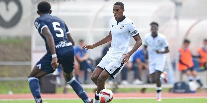 Арока - Витория Гимарайнш