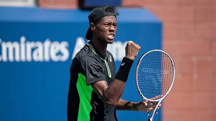 Кристофер Юбэнкс - Митчелл Крюгер