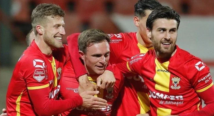 АЗ - Гоу Эхед Иглз