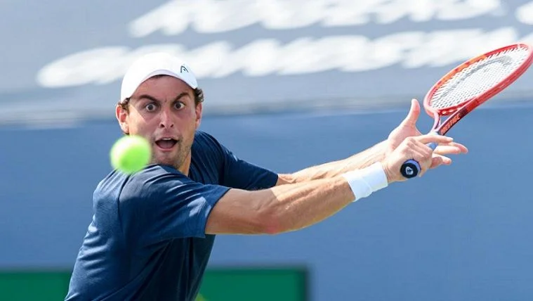 Аслан Карацев - Федерико Дельбонис