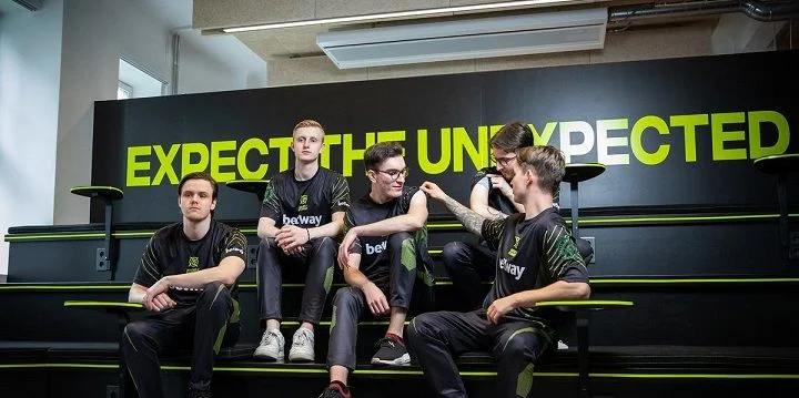 Movistar Riders - Ninjas in Pyjamas