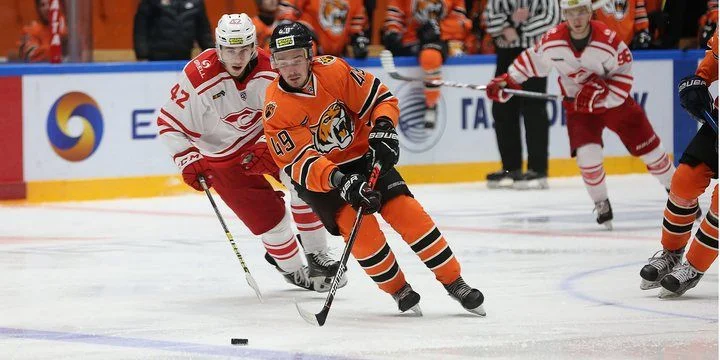 Амурские Тигры - Сахалинские Акулы