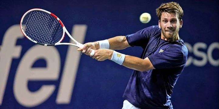 Кэмерон Норри - Роберто Баутиста Кэмерон Норри - Роберто Баутиста