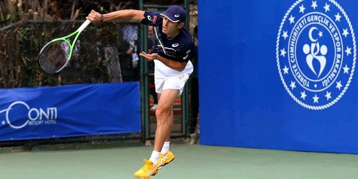 Крис Гарин - Алекс Де Минаур