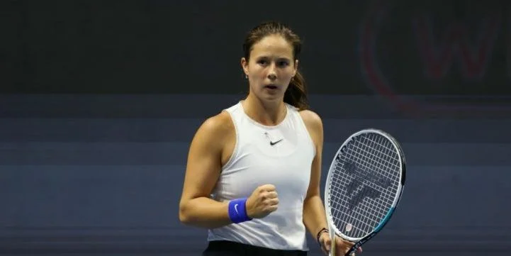 Дарья Касаткина - Ангелина Калинина