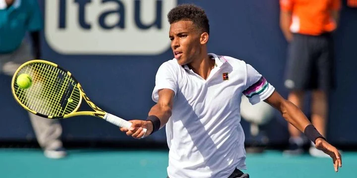 Феликс Оже-Альяссим - Кэмерон Норри