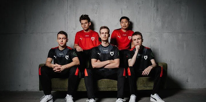 MOUZ - Renegades MOUZ - Renegades