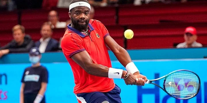 Фрэнсис Тиафо - Маркос Хирон