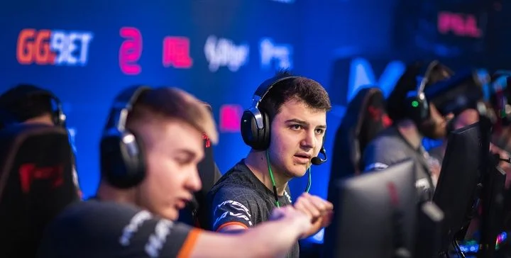 Virtus.pro - Eternal Fire