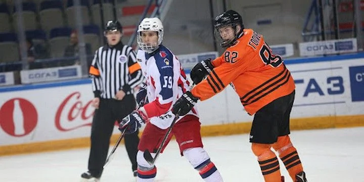 Красная Армия - Сахалинские Акулы