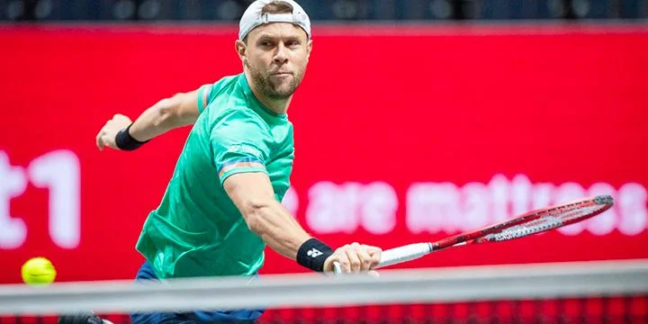 Констан Лестьенн - Раду Албот