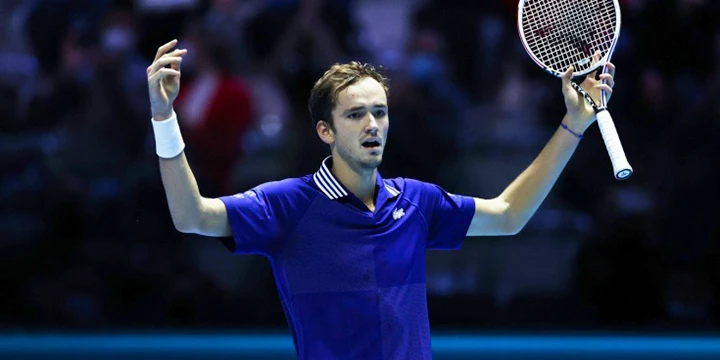 Александр Зверев - Даниил Медведев. Прогноз на матч Итогового турнира ATP (21 ноября 2021 года)

