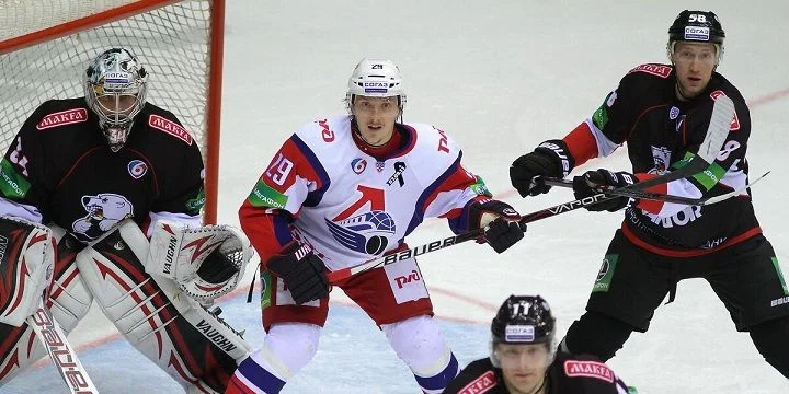 Локомотив - Трактор