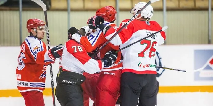 Ижсталь - Лада