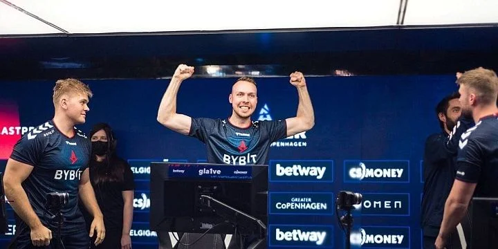 Ninjas in Pyjamas - Astralis Ninjas in Pyjamas - Astralis