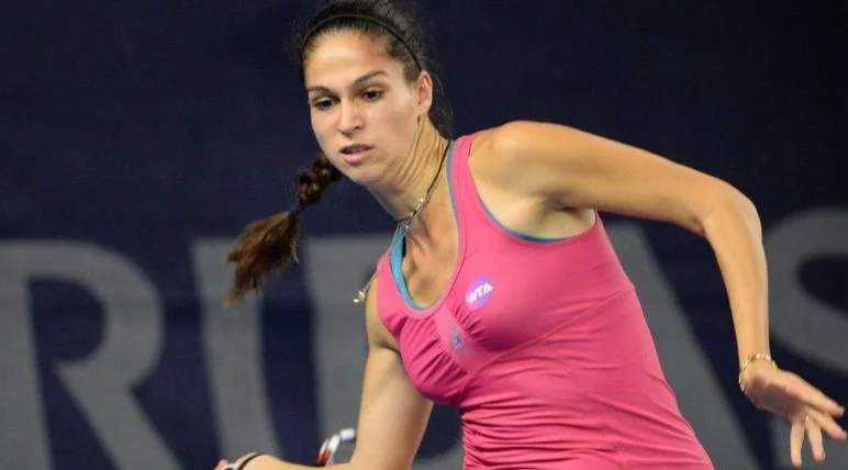 Клара Бюрель - Изабелла Шиникова