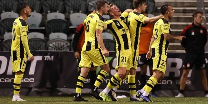 Ньюкасл Джетс - Веллингтон Феникс Ньюкасл Джетс - Веллингтон Феникс