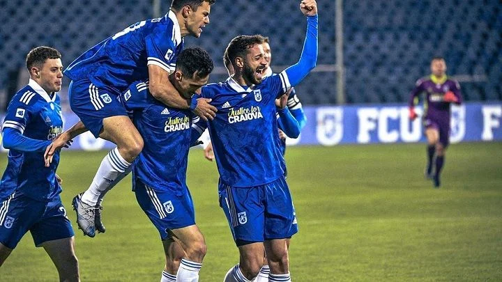 Университатя Крайова 1948 - Академика Клинчени