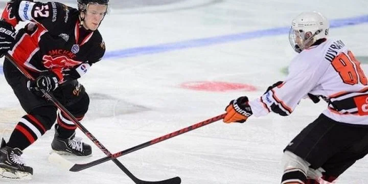 Молот - Омские Ястребы Молот - Омские Ястребы