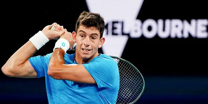 Михаил Перволаракис - Камил Майхржак