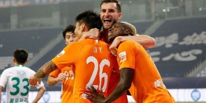 Ухань - Чунцин Лифан