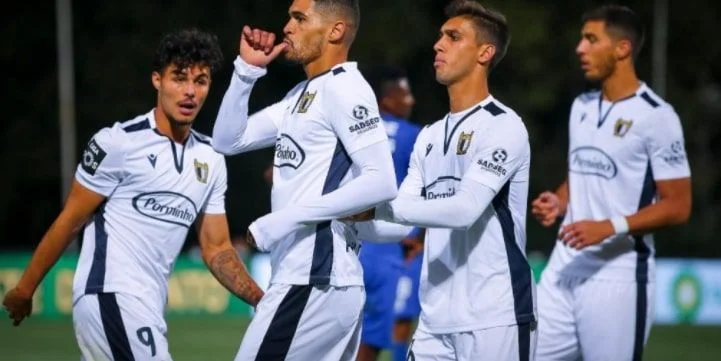 Фамаликан - Пасуш де Феррейра