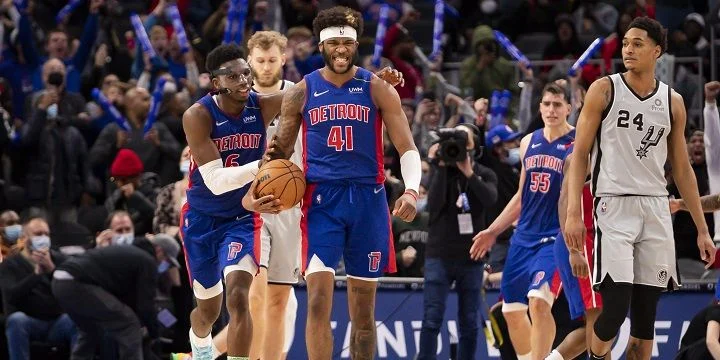 Детройт - Финикс