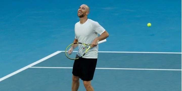 Адриан Маннарино - Аслан Карацев