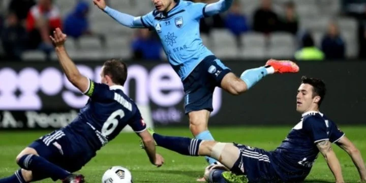 Мельбурн Виктори - Веллингтон Феникс