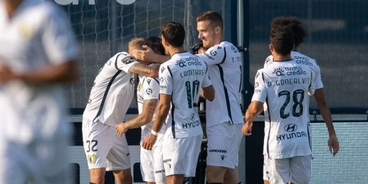 Фамаликан - Арока Фамаликан - Арока